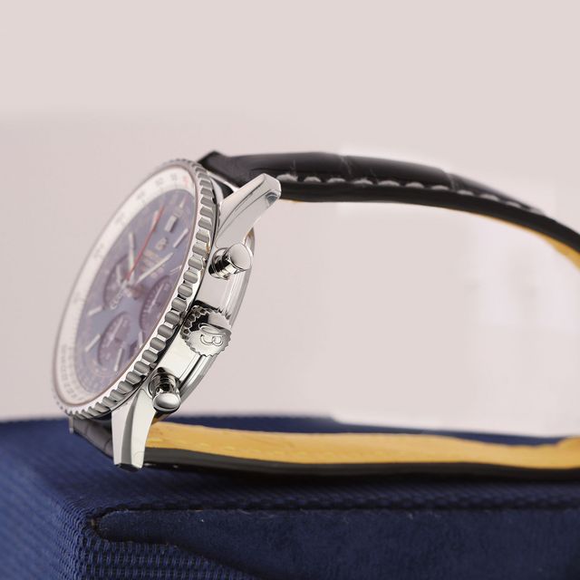 Breitling Navitimer 01 AB0121 Image 3